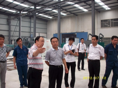 2012.7.12日李國忠教授到我公司參觀考察、指導(dǎo)工作