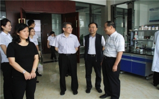 廢棄物資源化國家工程研究中心、昆明理工大學(xué)孫可偉教授,棄物資源化國家工程研究中心常務(wù)副主任、昆明理工大學(xué)教授李如燕博士蒞臨指導(dǎo)